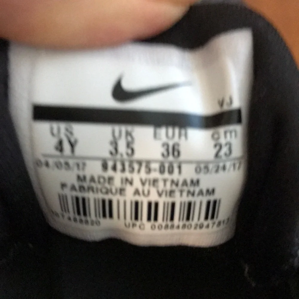 Nike Youth Gray Black/Gray Dualtone Racer Sneaker
